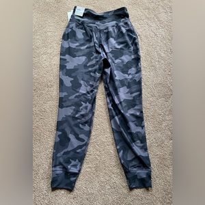NWT Old Navy Powersoft high waisted joggers